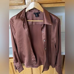 Sincerely Jules mauve satin looking button down